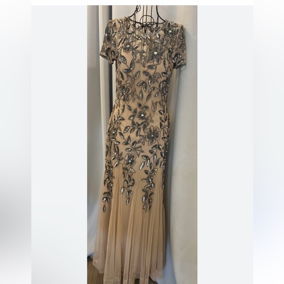 Adrianna Papell
Floral-Beaded Gown - Picture 11 of 15